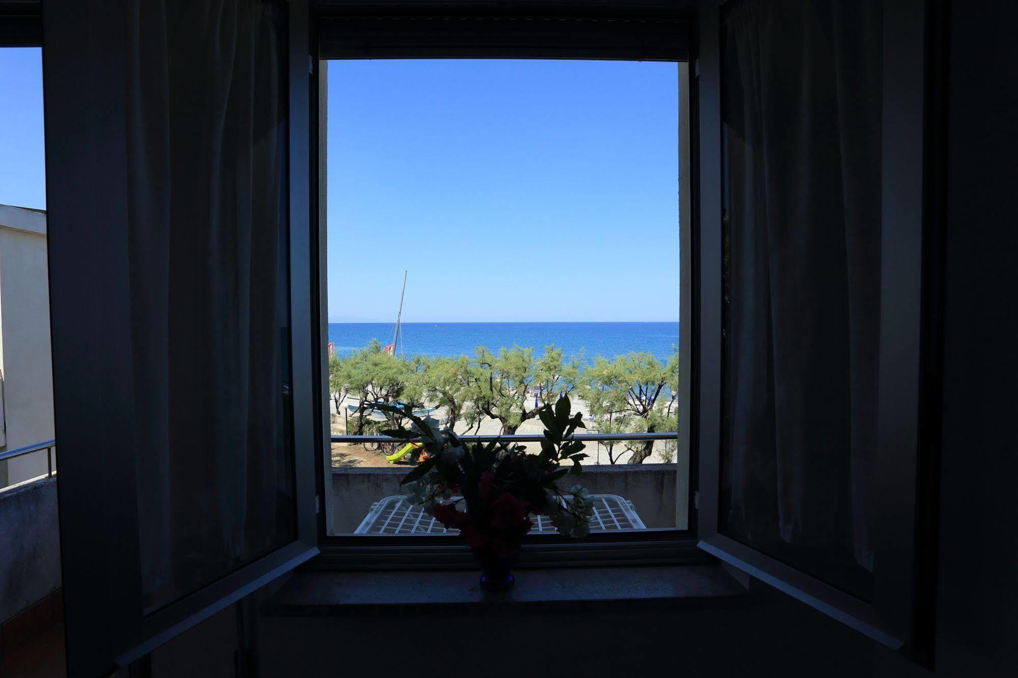 Nettuno Resort Capo dʼOrlando Extérieur photo