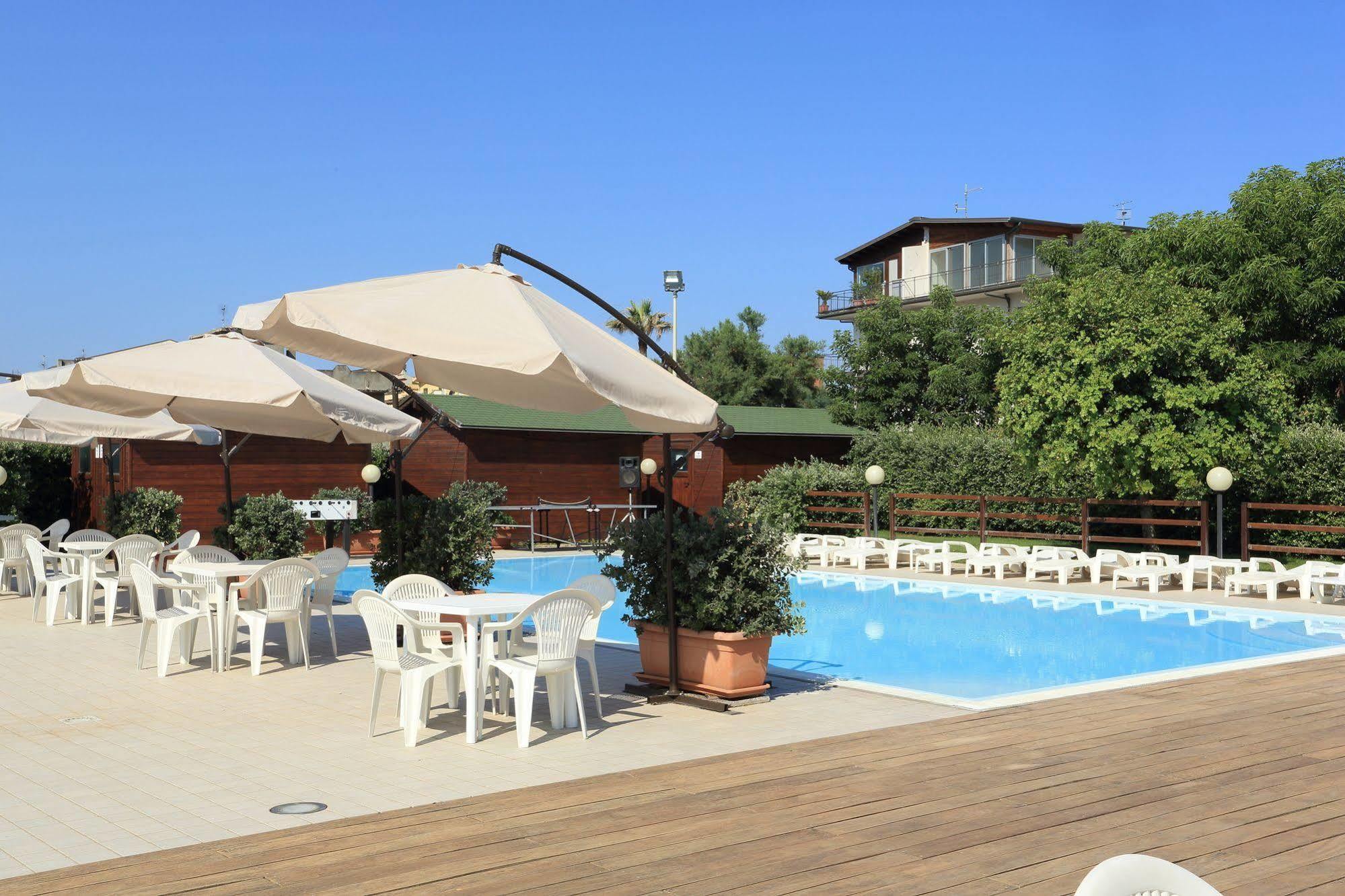 Nettuno Resort Capo dʼOrlando Extérieur photo